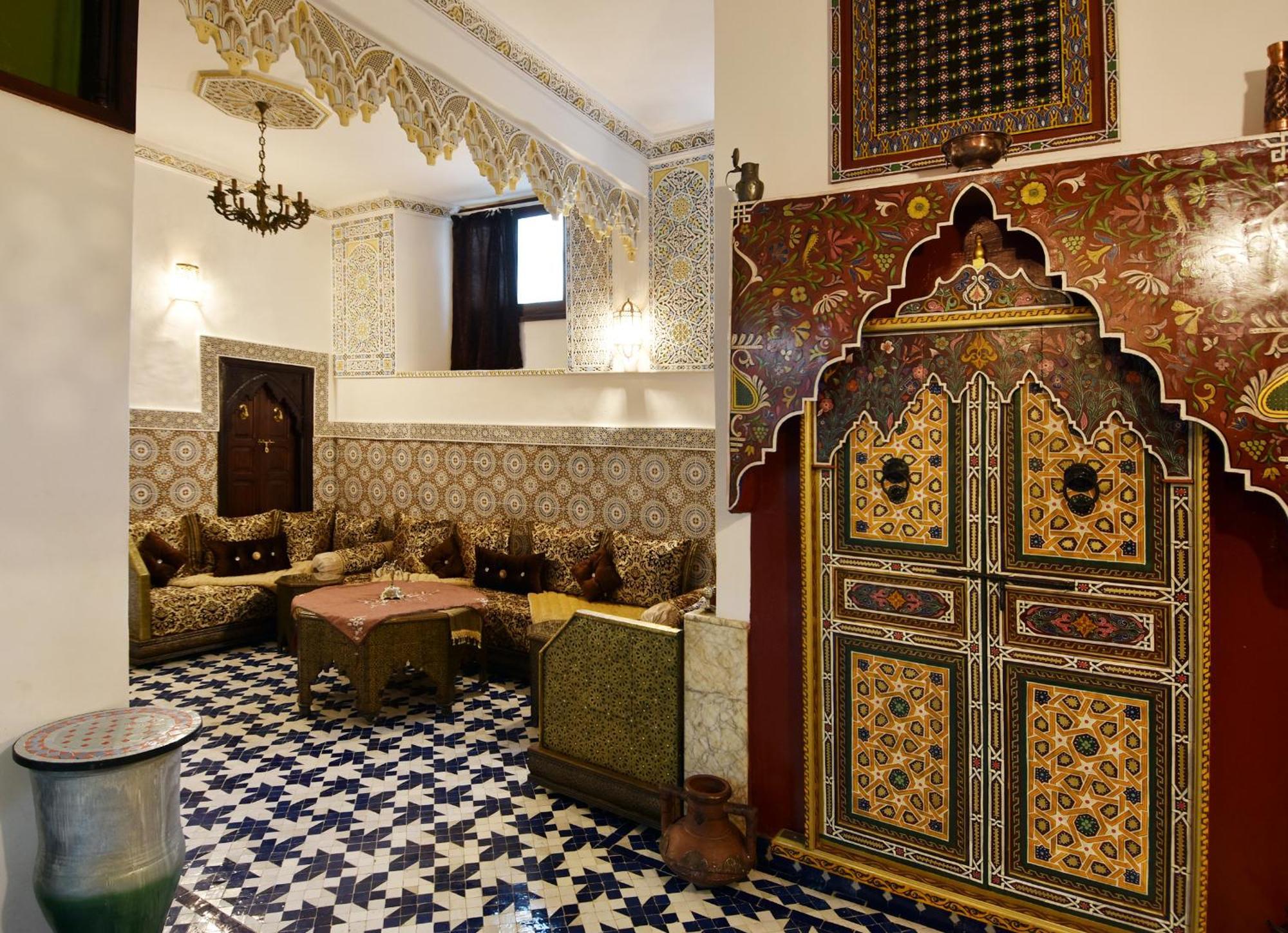 Dar Aya *